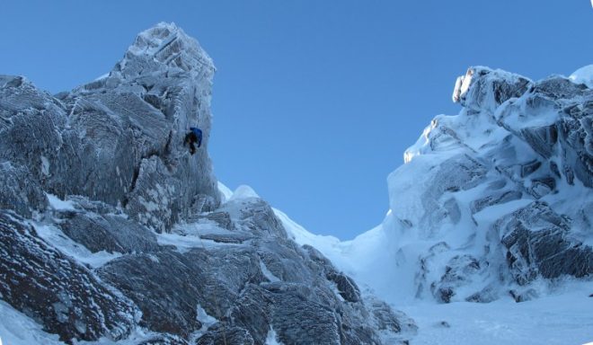  Mixed climbing in winter on the famous Cairngorm Granite
