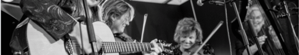 Live music at The Old Bridge Inn – The Poozies & support from Scott Cook & Pamela Mae